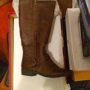 Brown knee high boots sz 9.5W